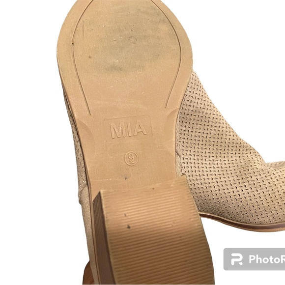 Mia swede beige boots - Picture 3 of 5